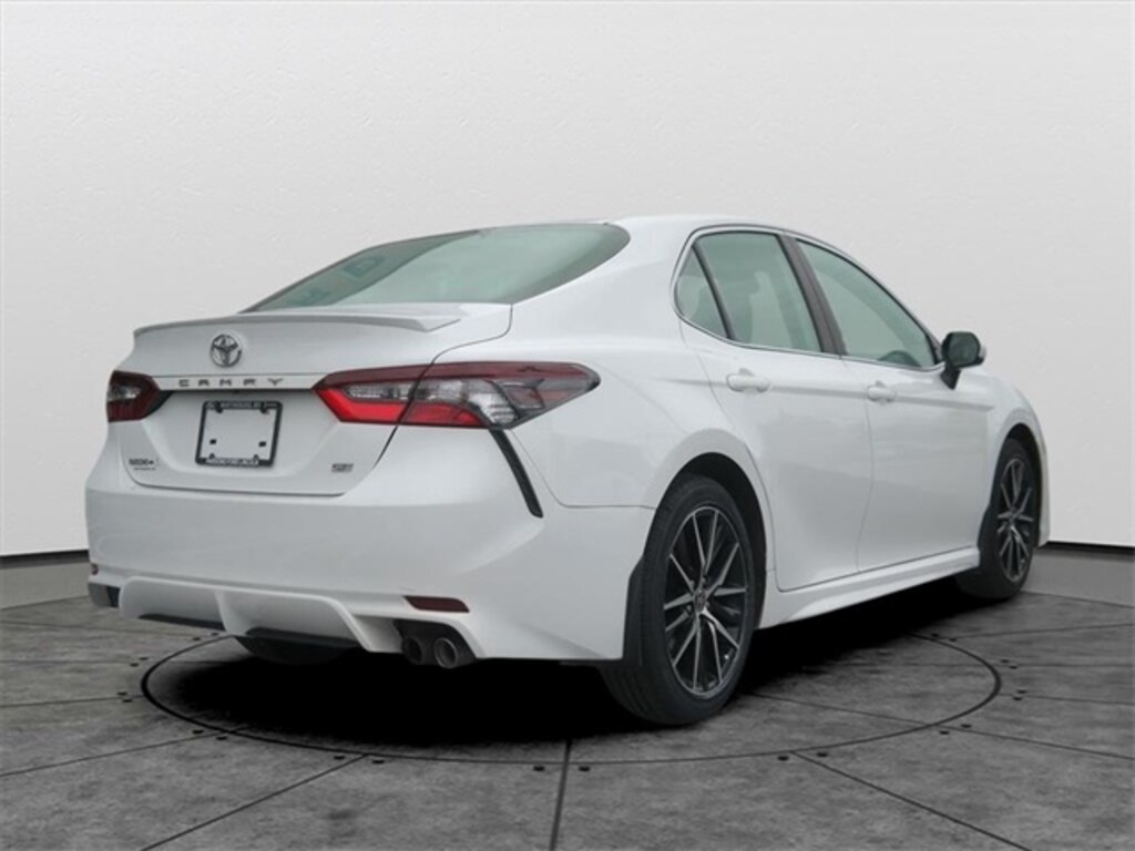 Used 2021 Toyota Camry SE Sedan
