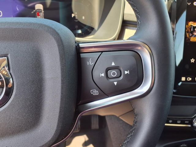 2023 Volvo XC40 Plus - Photo 28