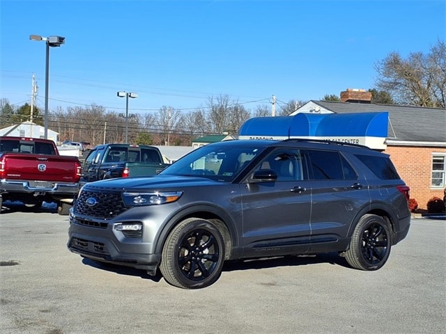 2024 Ford Explorer ST-LINE's photo