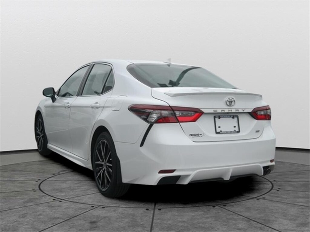 Used 2021 Toyota Camry SE Sedan
