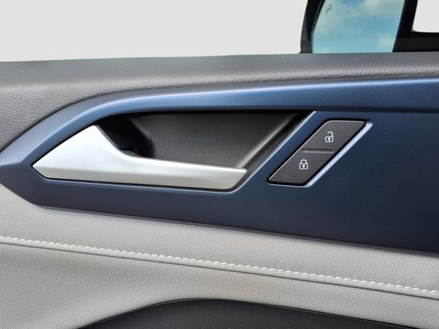 2023 Volkswagen Taos SE - Photo 27