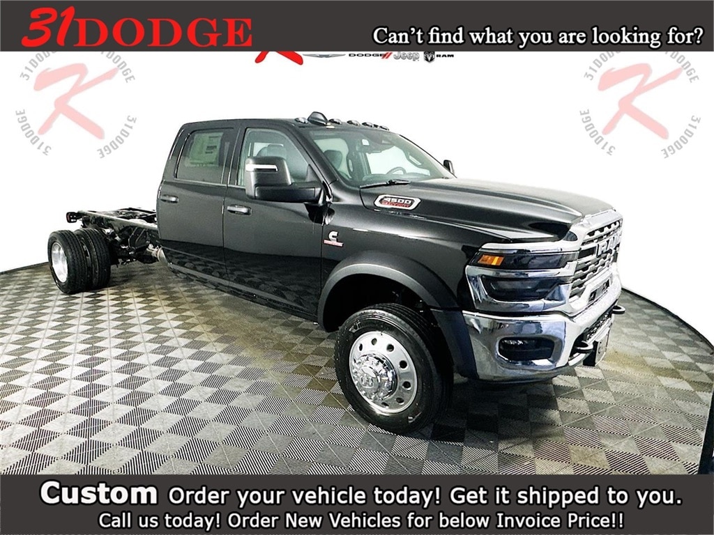 New 2026 Ram 4500 Chassis Cab TRADESMAN CREW 4X4 84' CA Pickup