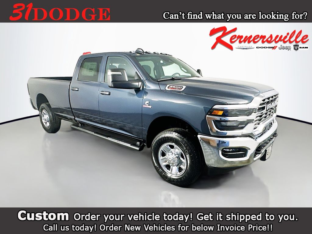 2026 Ram 3500 TRADESMAN CREW CAB 4X4 8' BOX Pickup