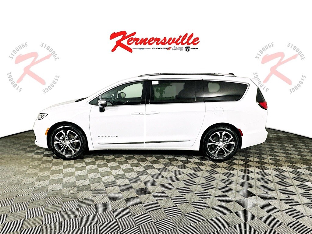 New 2026 Chrysler Pacifica PINNACLE Passenger Van