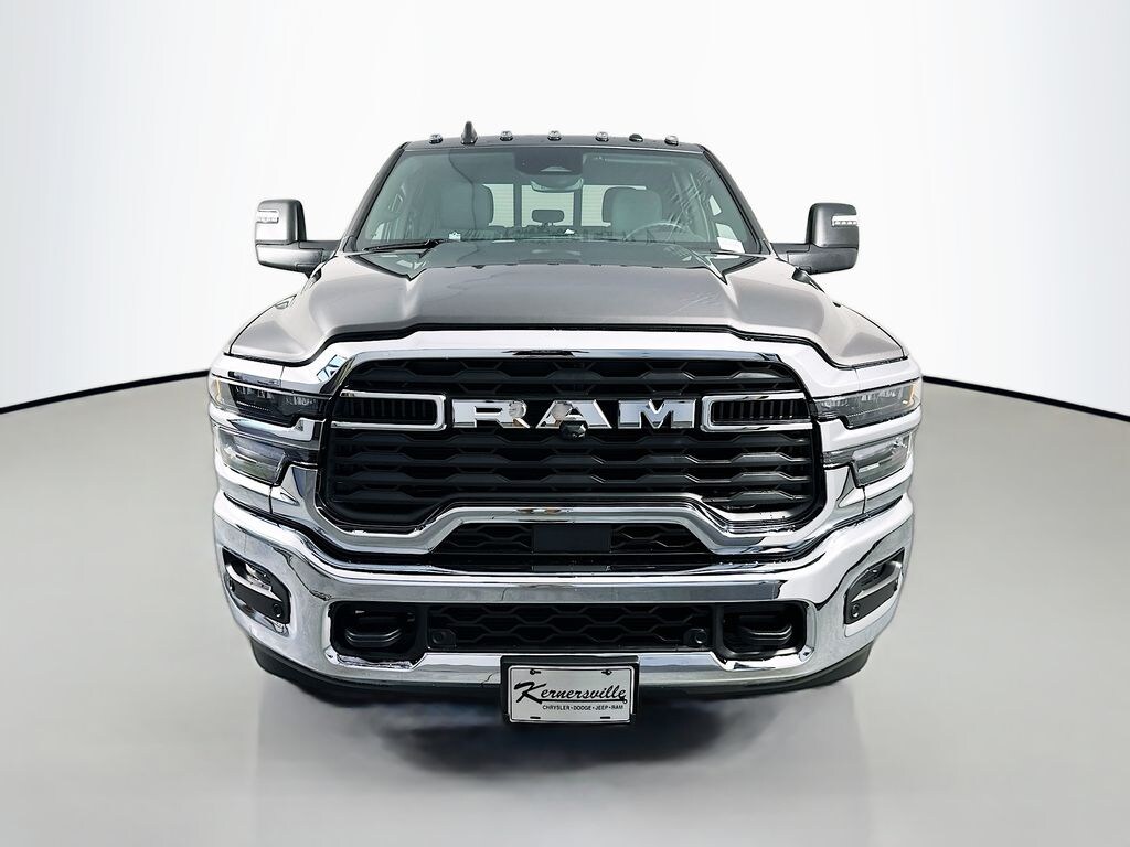 New 2026 Ram 3500 TRADESMAN CREW CAB 4X4 8' BOX Pickup