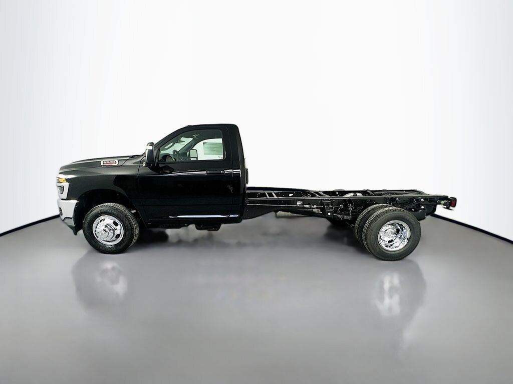 New 2026 Ram 3500 Chassis Cab TRADESMAN REGULAR 4X2 84' CA Pickup