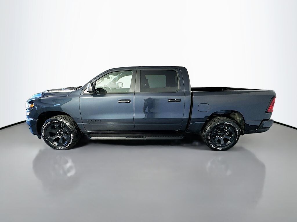 New 2026 Ram 1500 EXPRESS CREW CAB 4X4 5'7 BOX Pickup