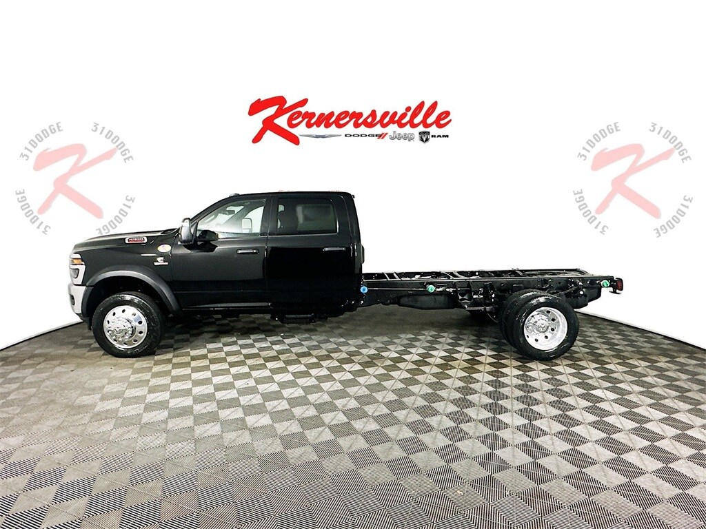 New 2026 Ram 4500 Chassis Cab TRADESMAN CREW 4X4 84' CA Pickup