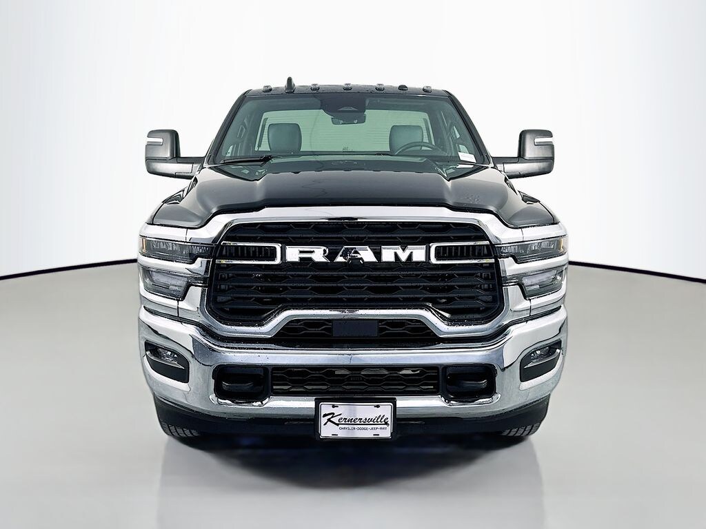 New 2026 Ram 3500 Chassis Cab TRADESMAN REGULAR 4X2 84' CA Pickup