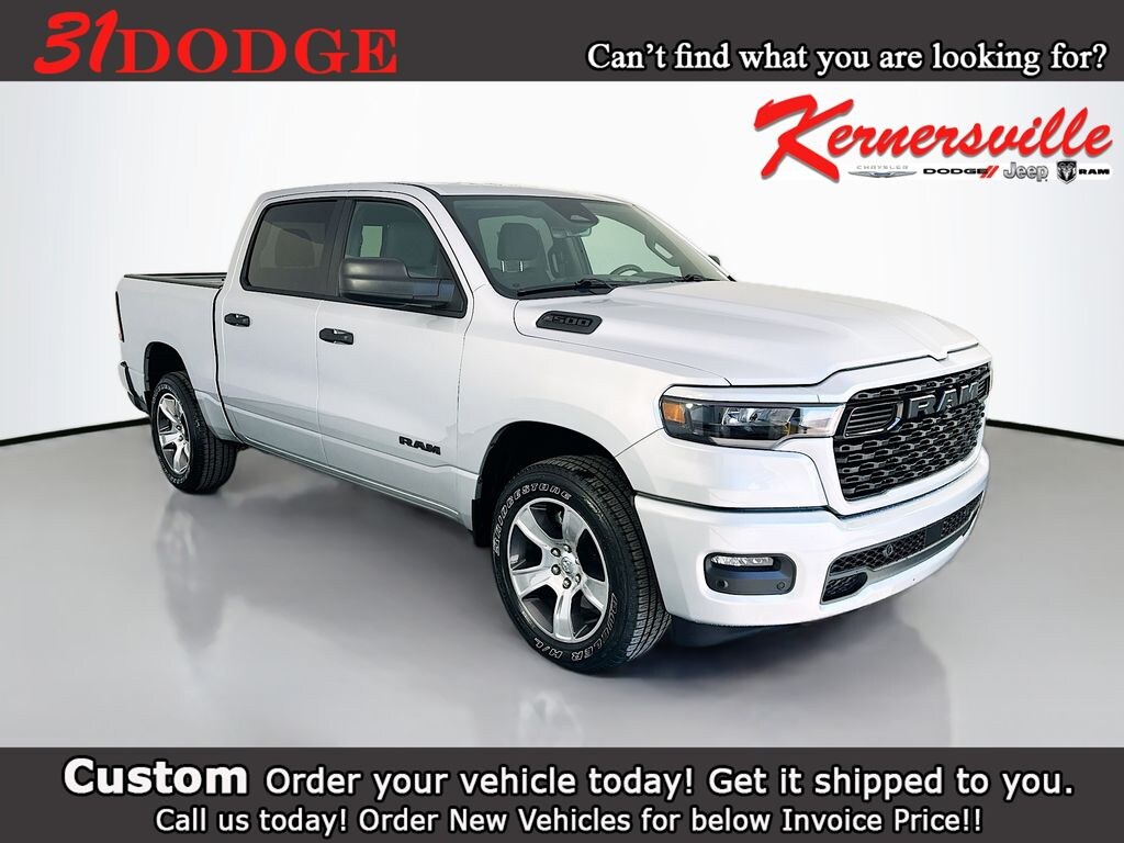 New 2026 Ram 1500 EXPRESS CREW CAB 4X2 5'7 BOX Pickup