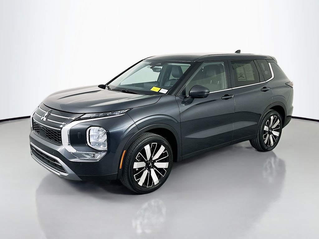 Used 2025 Mitsubishi Outlander SE SUV