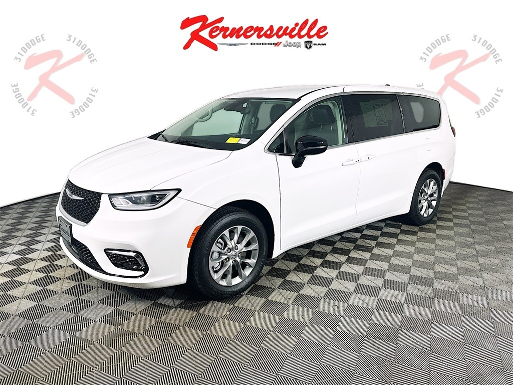 Used 2024 Chrysler Pacifica Touring L Passenger Van