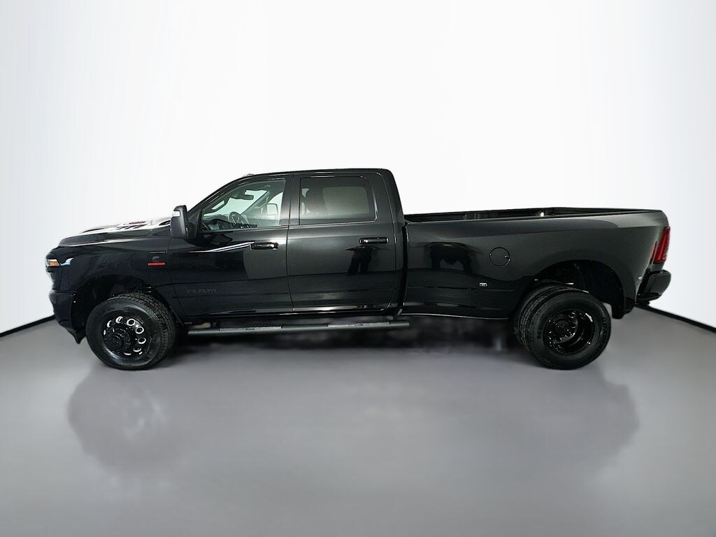 New 2026 Ram 3500 LARAMIE CREW CAB 4X4 8' BOX Pickup