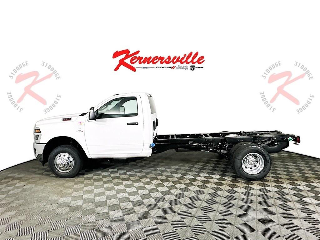New 2026 Ram 3500 Chassis Cab 3500 TRADESMAN CHASSIS REGULAR CAB 4X4 84' CA Pickup