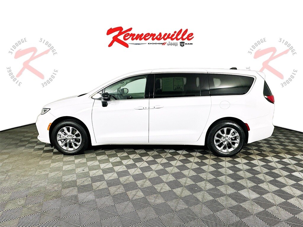 Used 2024 Chrysler Pacifica Touring L Passenger Van