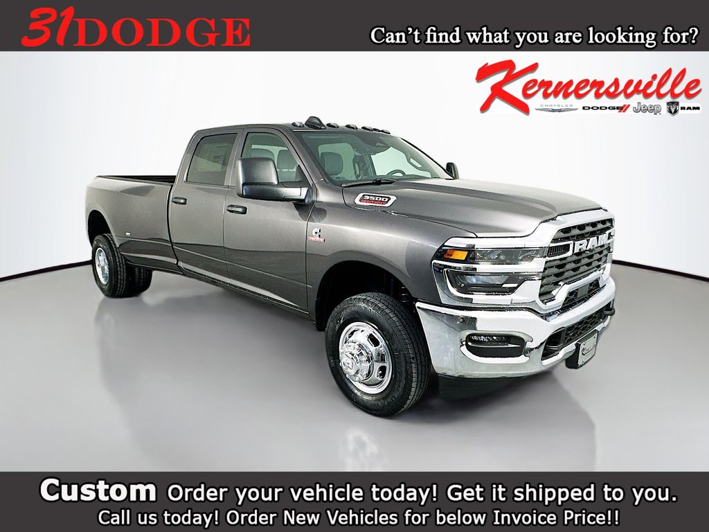 2026 Ram 3500 TRADESMAN CREW CAB 4X4 8' BOX