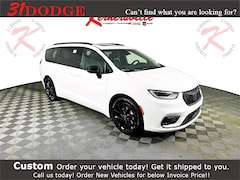 2026 Chrysler Pacifica LIMITED Passenger Van