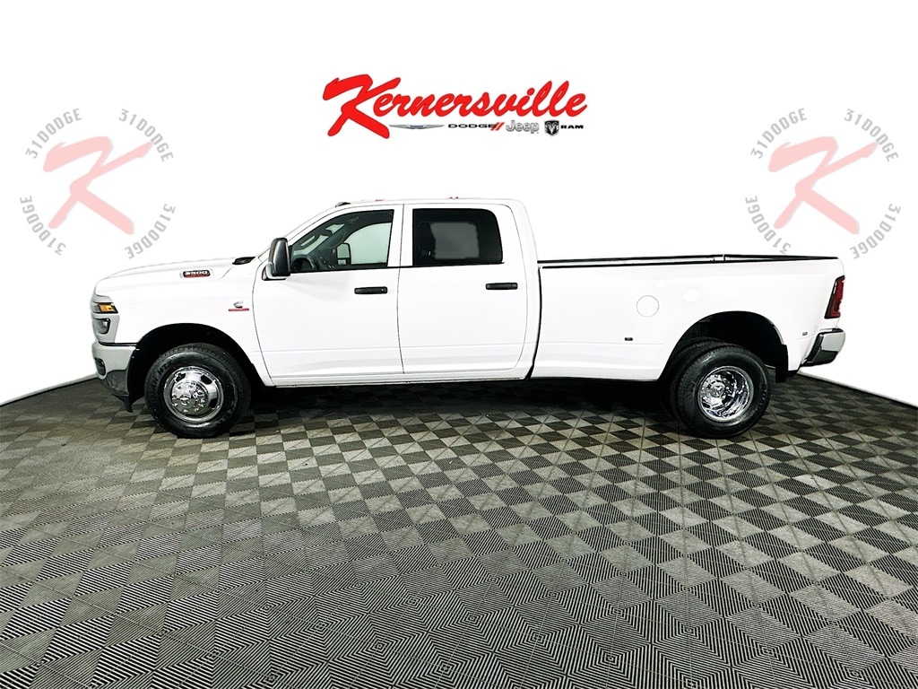 New 2026 Ram 3500 TRADESMAN CREW CAB 4X2 8' BOX Pickup