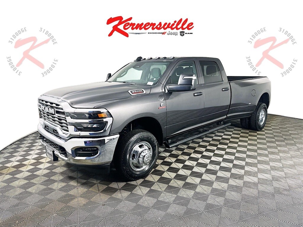 New 2026 Ram 3500 TRADESMAN CREW CAB 4X4 8' BOX Pickup