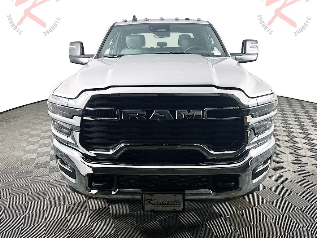 New 2025 Ram 3500 Chassis Cab 3500 TRADESMAN CREW CAB CHASSIS 4X4 60' CA Pickup