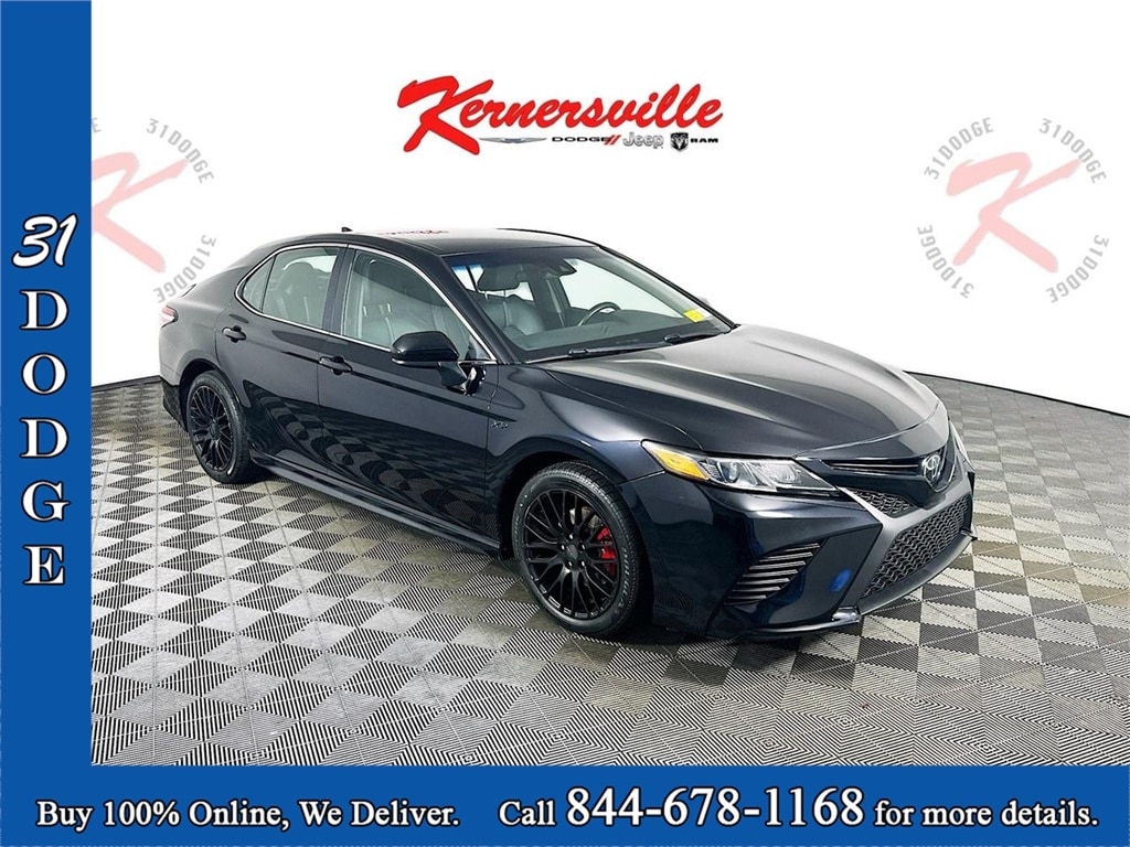 Used 2020 Toyota Camry SE Sedan