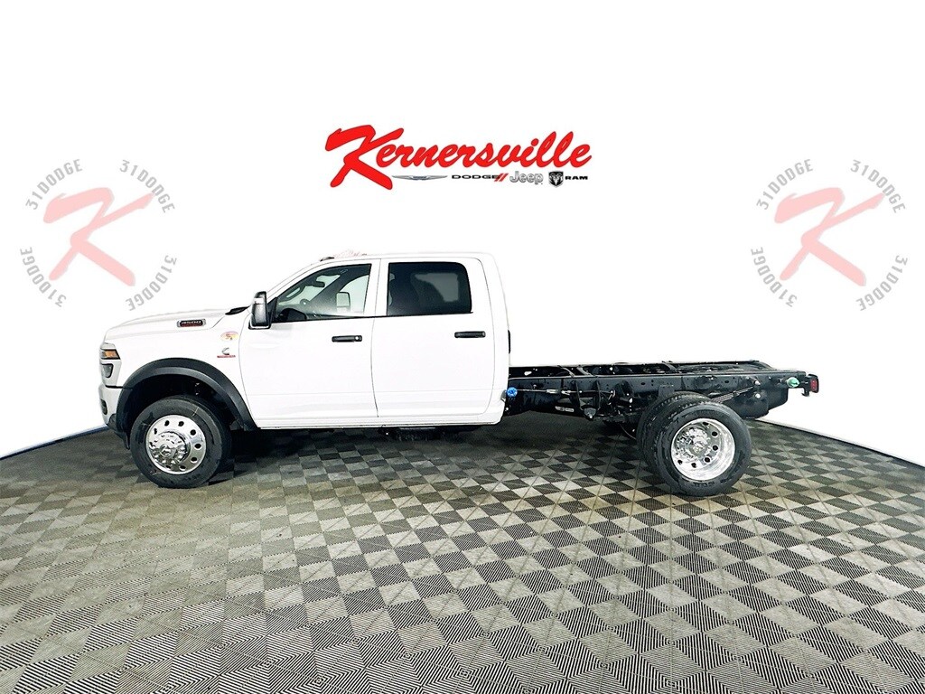 New 2026 Ram 4500 Chassis Cab TRADESMAN CREW 4X2 60' CA Pickup