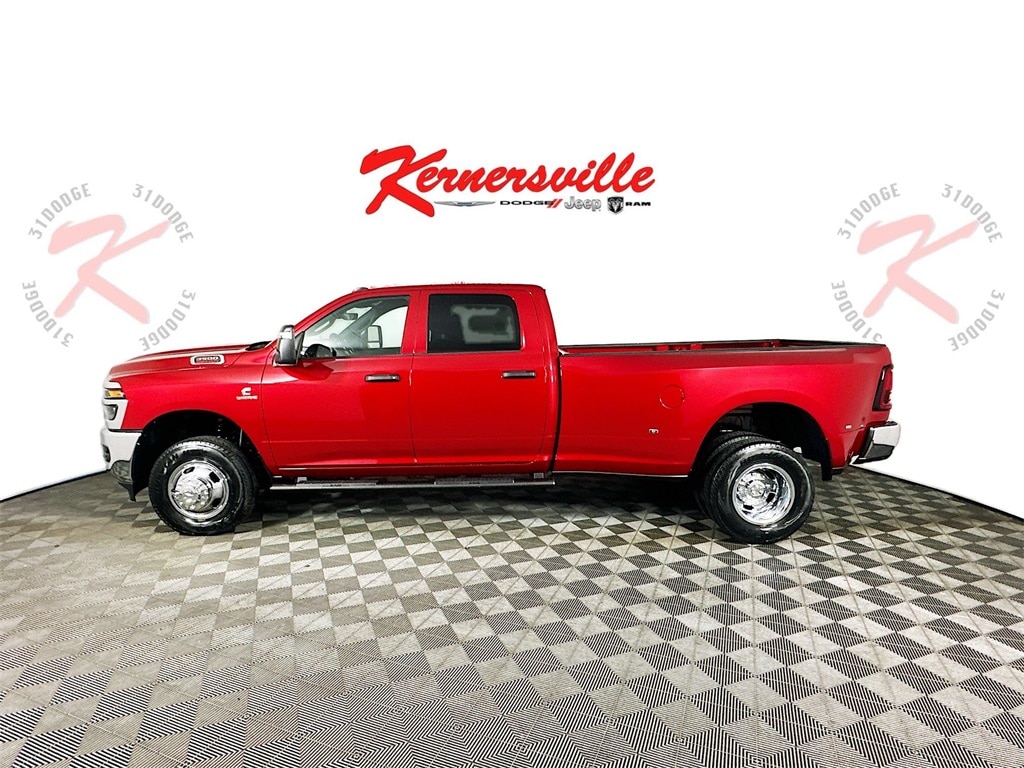 New 2026 Ram 3500 TRADESMAN CREW CAB 4X4 8' BOX Pickup
