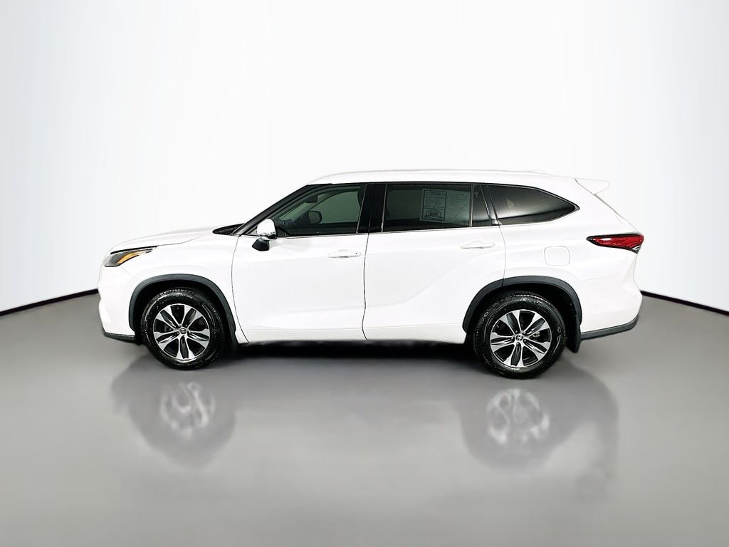 Used 2022 Toyota Highlander XLE SUV