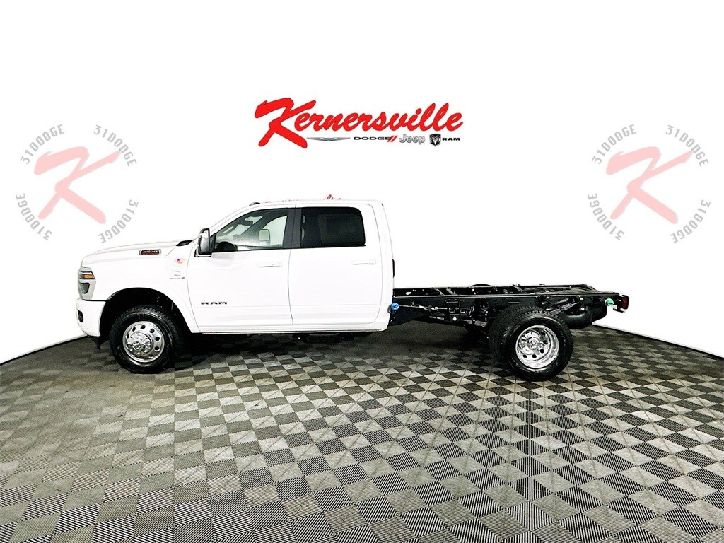 New 2026 Ram 3500 Chassis Cab 3500 BIG HORN CREW CAB CHASSIS 4X4 60' CA Pickup