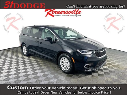 2026 Chrysler Pacifica SELECT Passenger Van