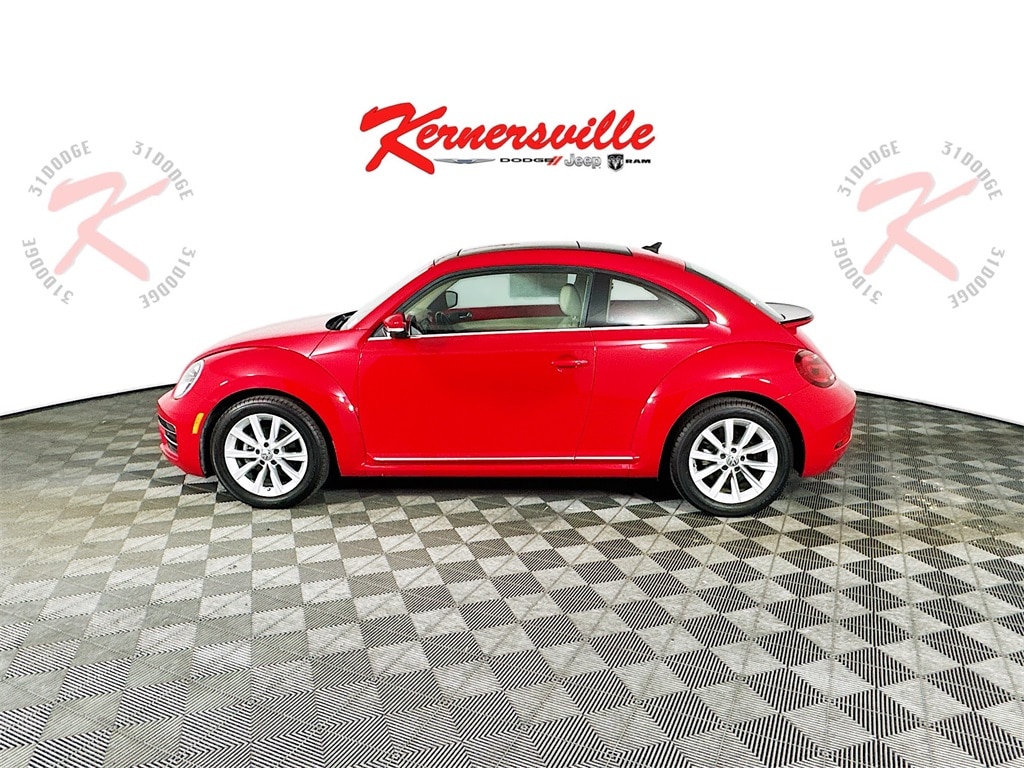 Used 2018 Volkswagen Beetle 2.0T SE Hatchback