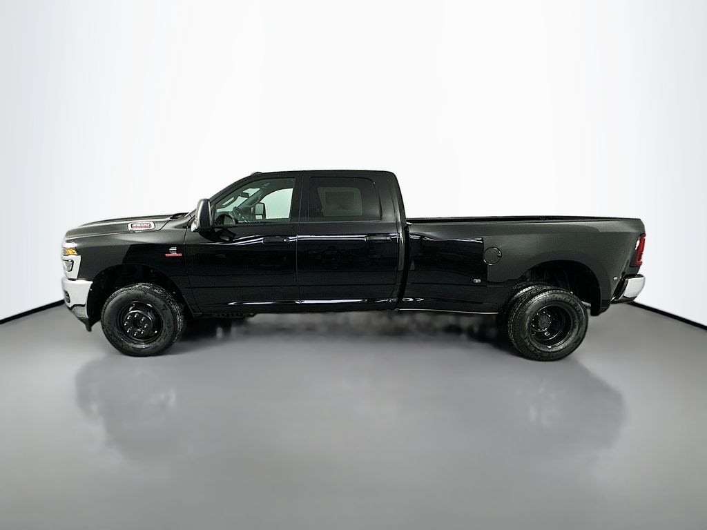 New 2026 Ram 3500 TRADESMAN CREW CAB 4X4 8' BOX Pickup