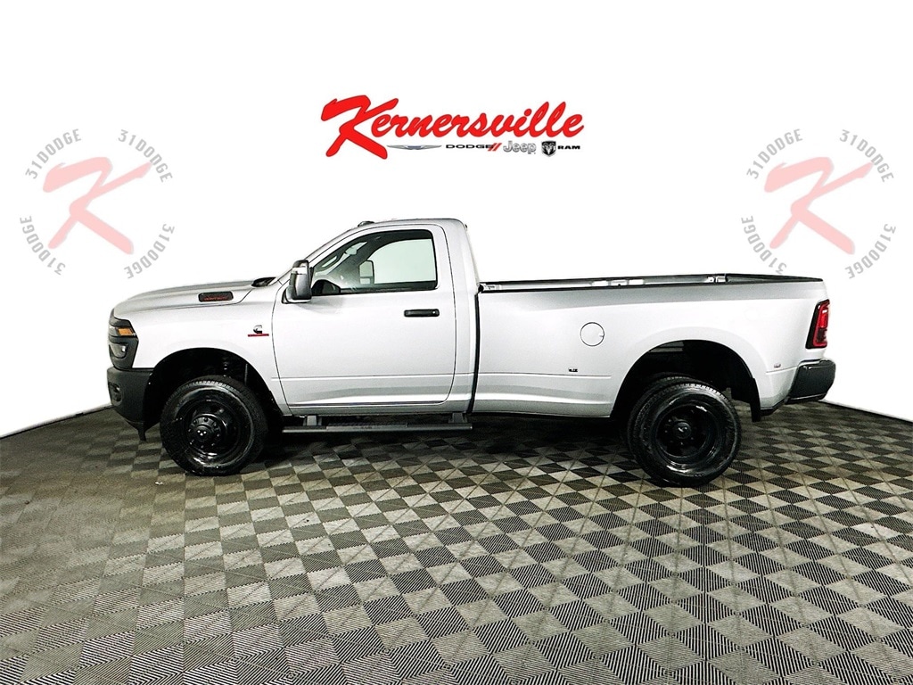 New 2026 Ram 3500 TRADESMAN REGULAR CAB 4X4 8' BOX Pickup