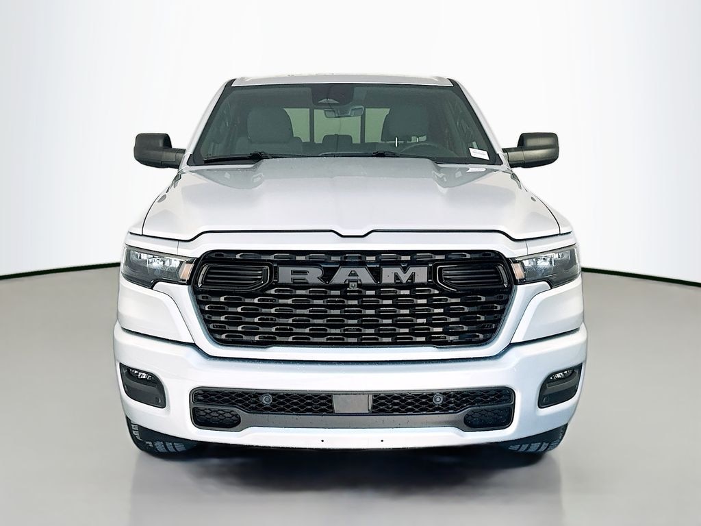 New 2026 Ram 1500 EXPRESS CREW CAB 4X2 5'7 BOX Pickup