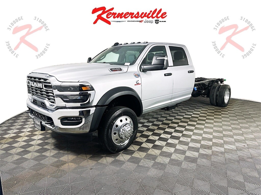 New 2026 Ram 4500 Chassis Cab TRADESMAN CREW 4X4 84' CA Pickup
