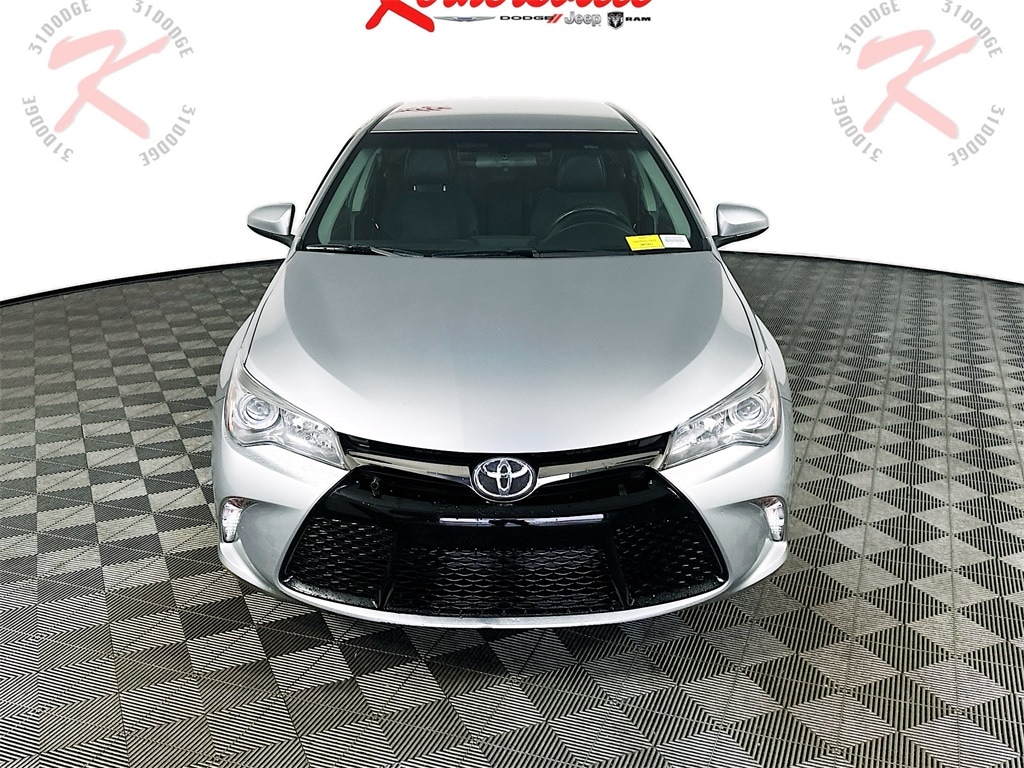 Used 2016 Toyota Camry SE Sedan