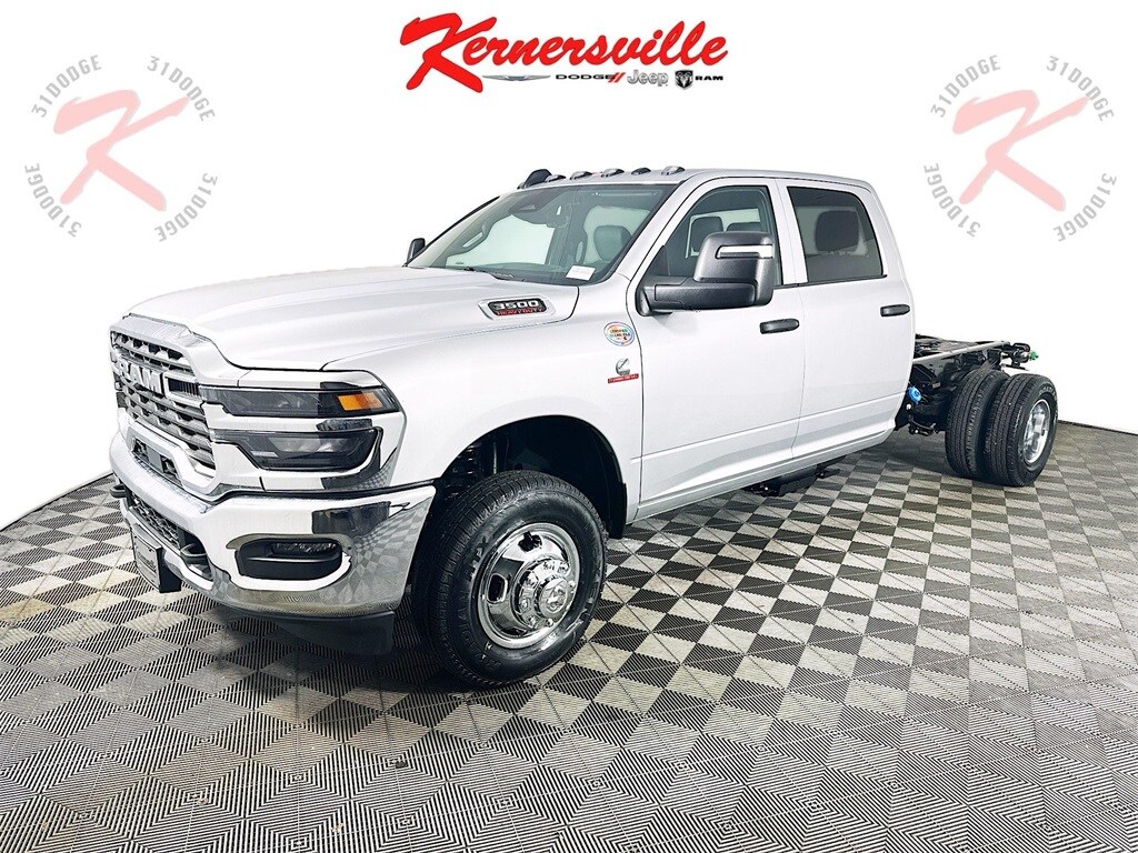 New 2026 Ram 3500 Chassis Cab TRADESMAN CREW 4X4 60' CA Pickup