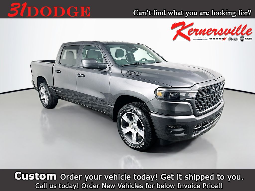 2026 Ram 1500 EXPRESS CREW CAB 4X2 5'7 BOX Pickup
