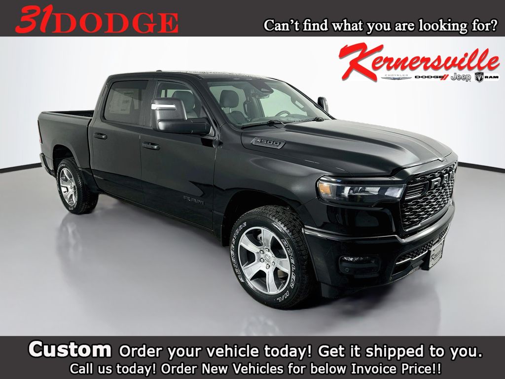 2026 Ram 1500 EXPRESS CREW CAB 4X4 5'7 BOX Pickup
