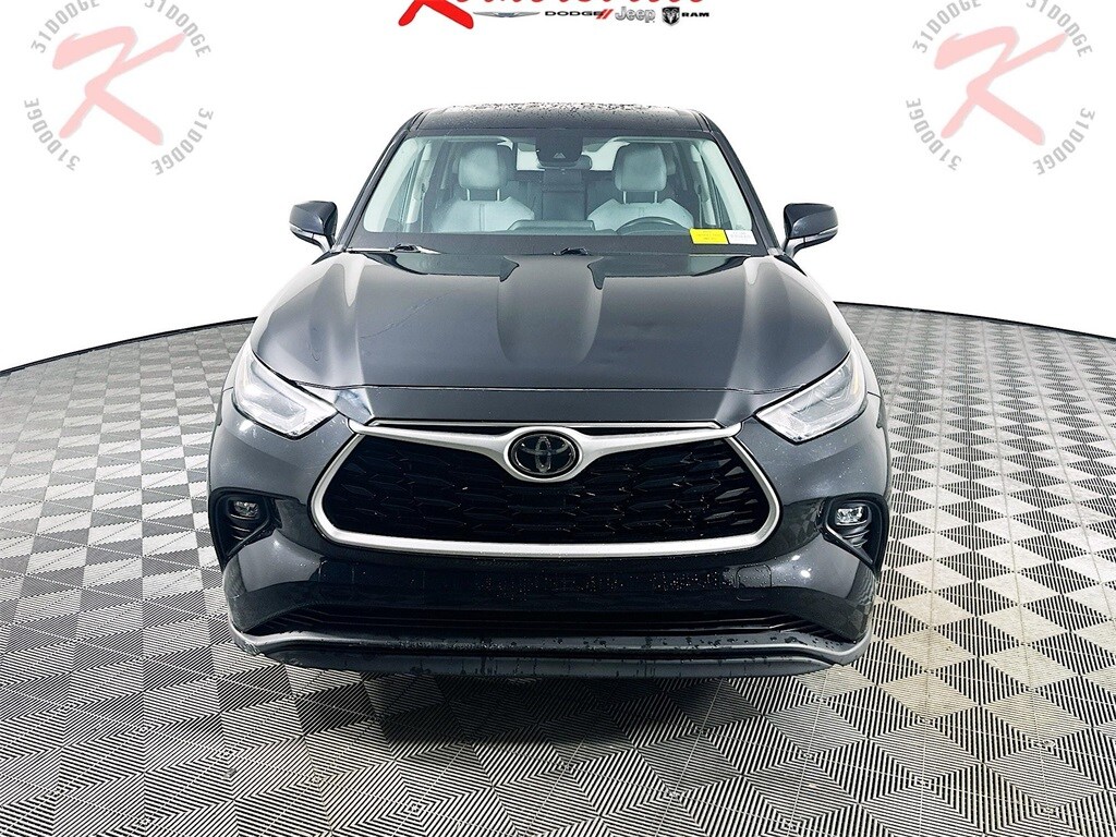 Used 2022 Toyota Highlander LE Sport Utility