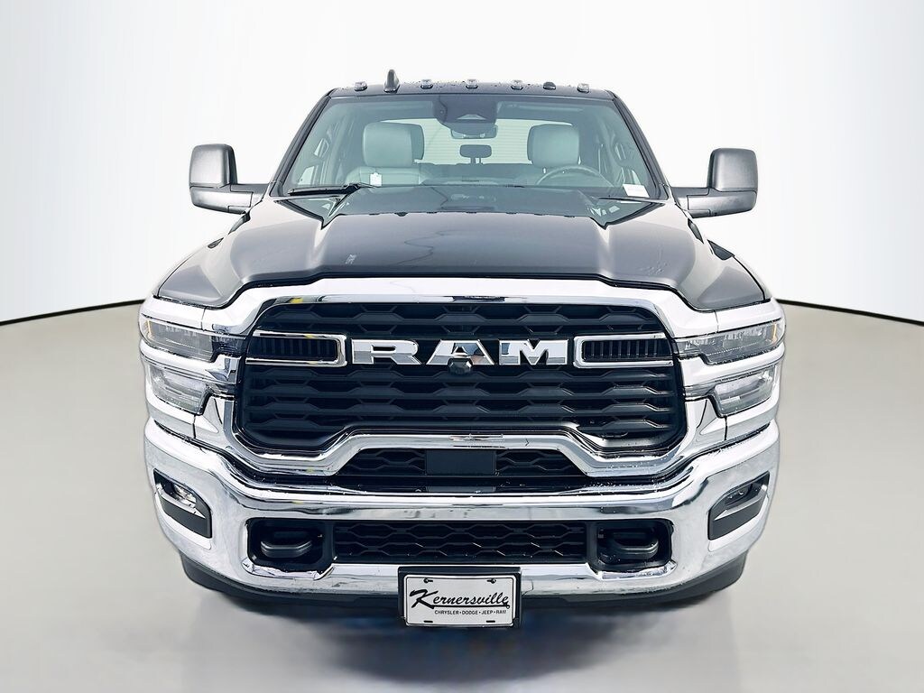 New 2026 Ram 3500 TRADESMAN CREW CAB 4X4 6'4 BOX Pickup