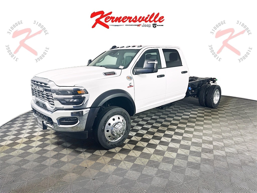 New 2026 Ram 4500 Chassis Cab TRADESMAN CREW 4X2 60' CA Pickup
