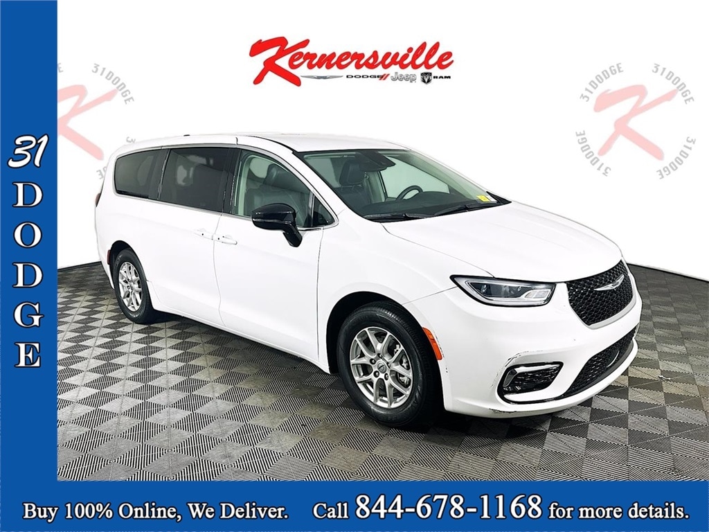 Used 2024 Chrysler Pacifica Touring L Passenger Van