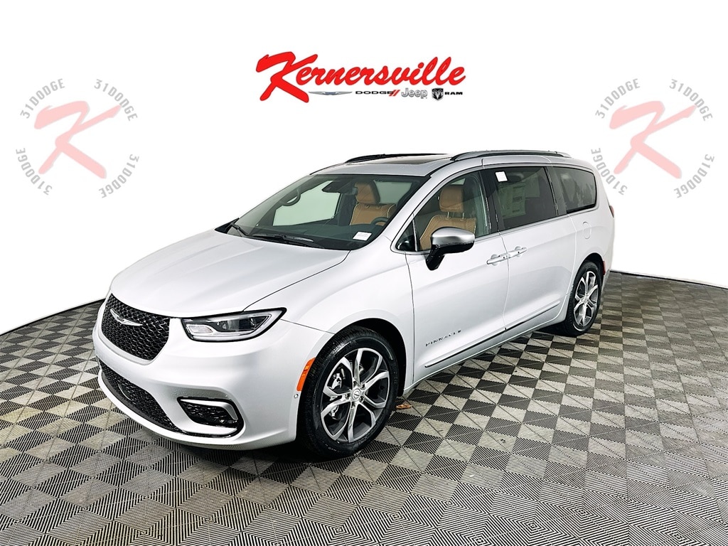 New 2026 Chrysler Pacifica PINNACLE Passenger Van