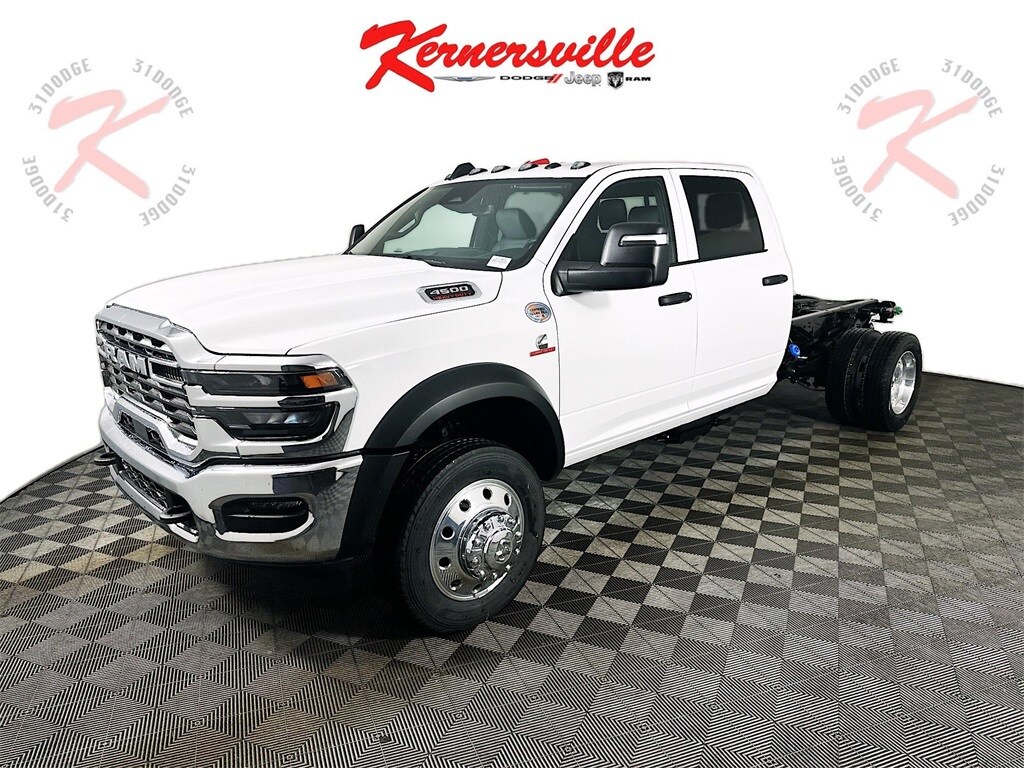 New 2026 Ram 4500 Chassis Cab TRADESMAN CREW 4X4 60' CA Pickup