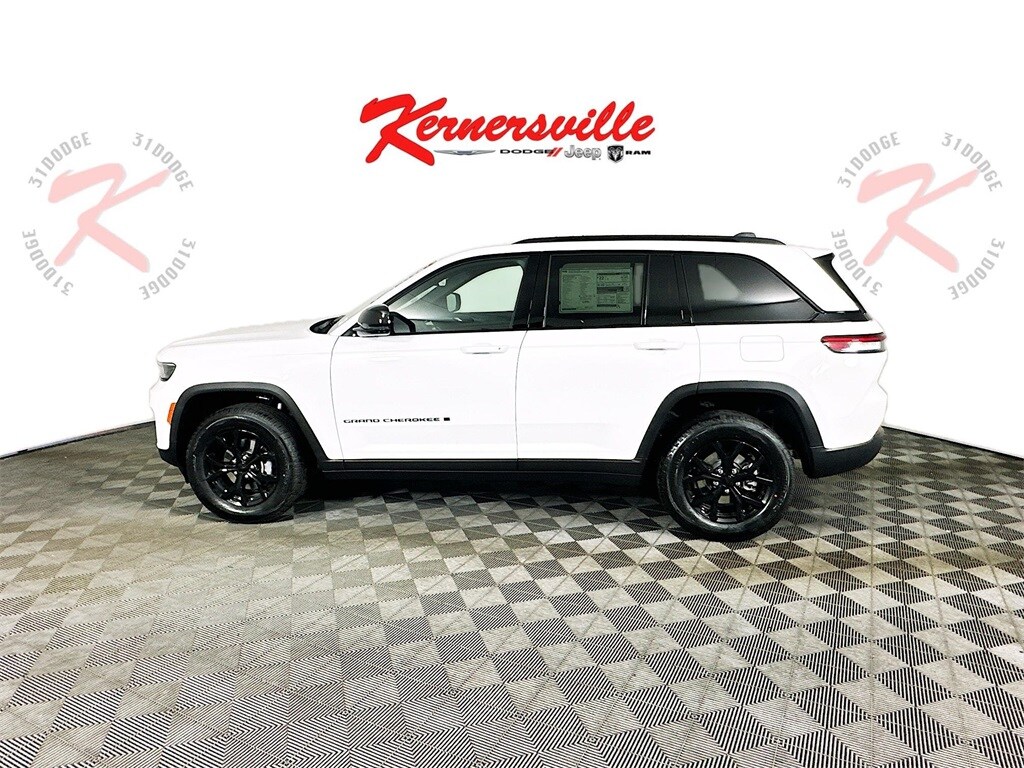 New 2025 Jeep Grand Cherokee ALTITUDE 4X2 Sport Utility