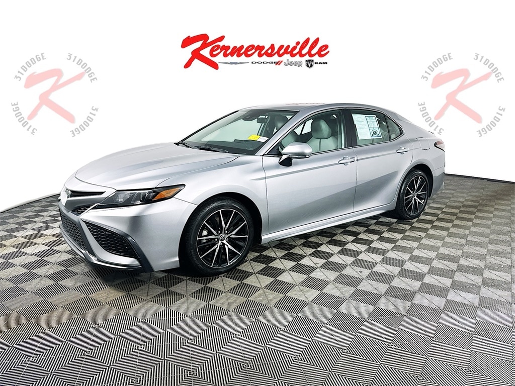 Used 2023 Toyota Camry SE Sedan