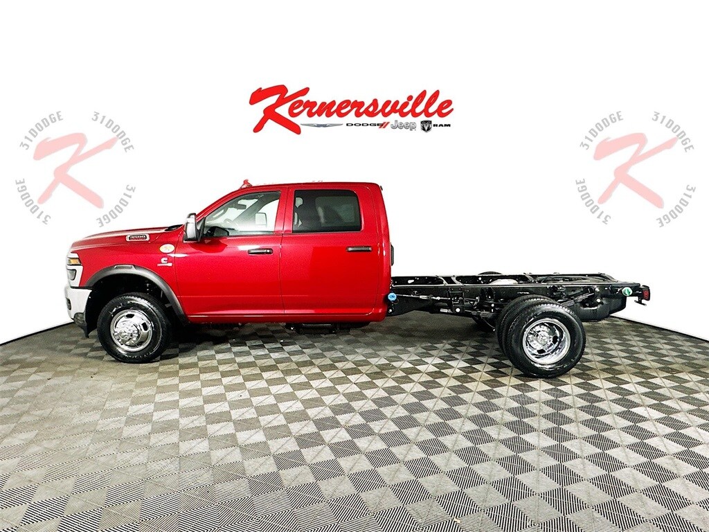 New 2026 Ram 3500 Chassis Cab TRADESMAN CREW 4X2 60' CA Pickup