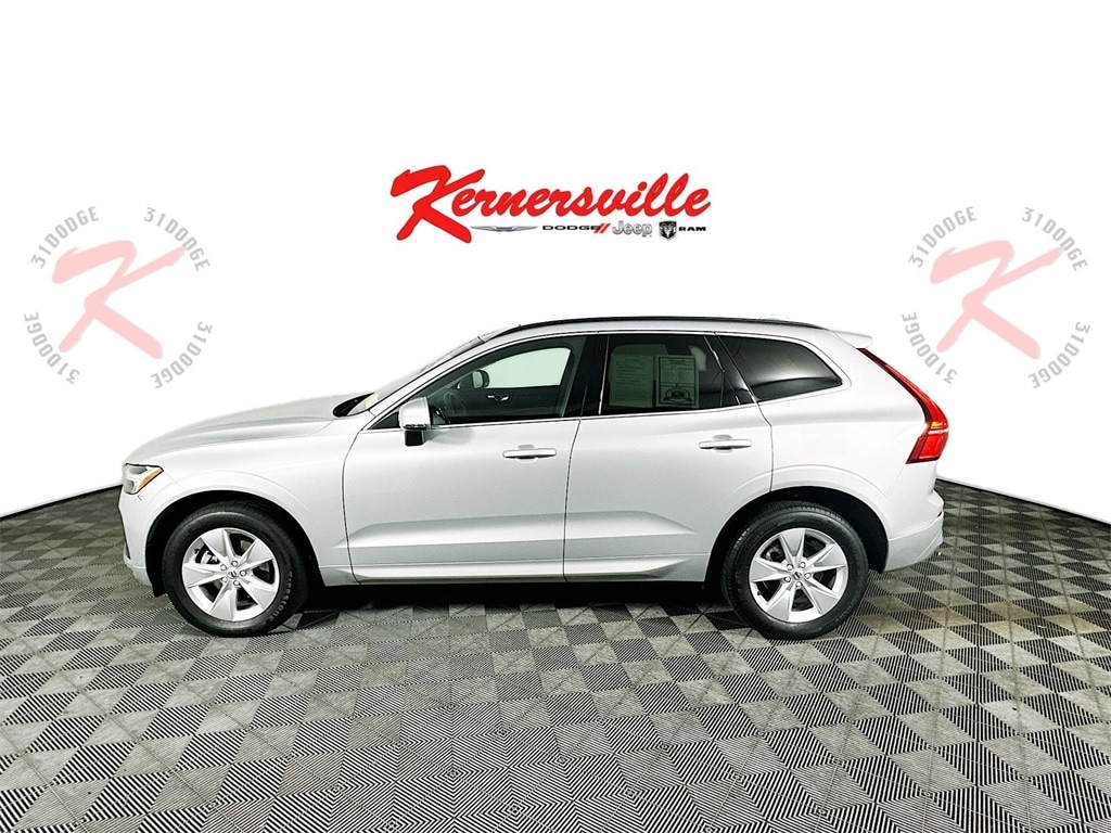 Used 2022 Volvo XC60 B5 Momentum SUV