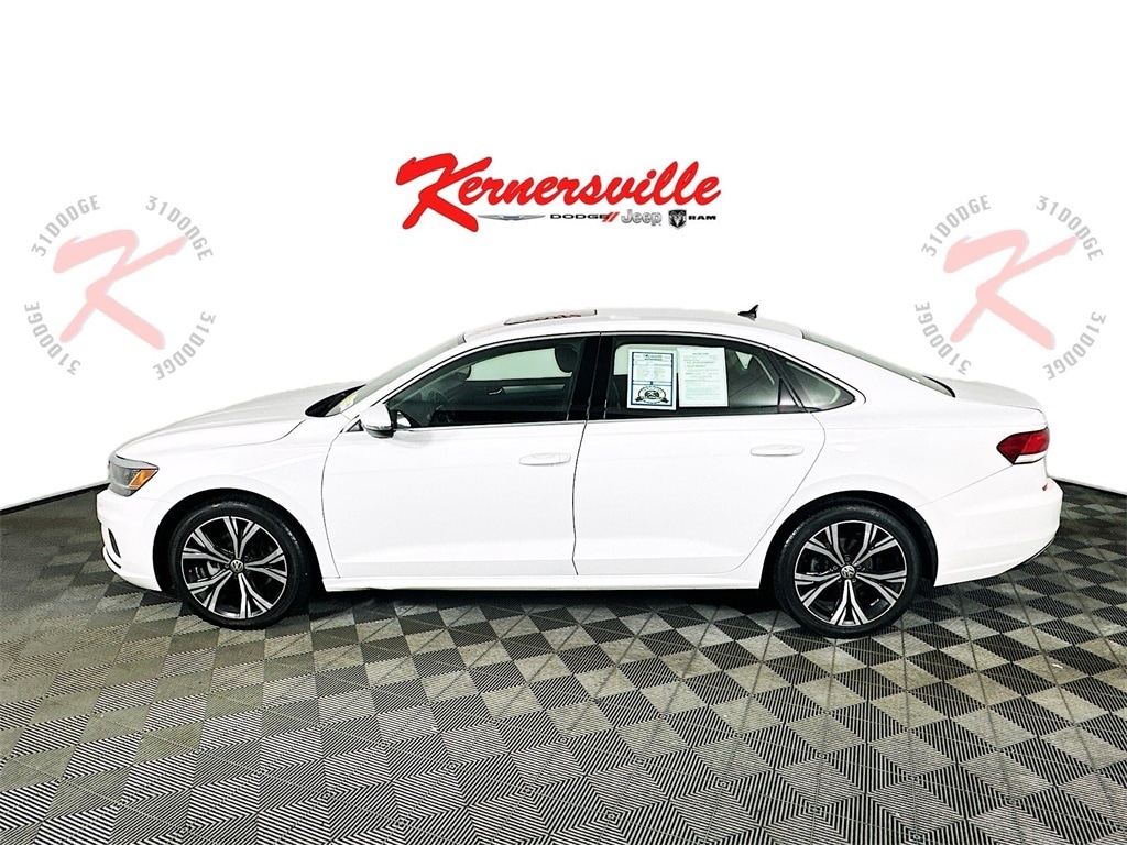 Used 2022 Volkswagen Passat 2.0T SE Sedan